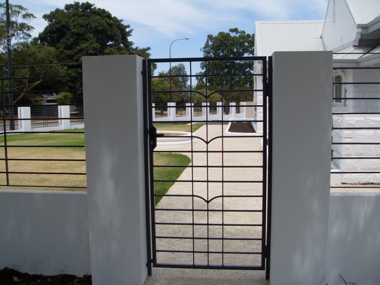 Wrought Iron Gates & Fencing Image 7